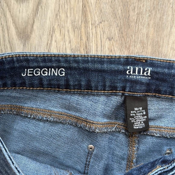 a.n.a. Women's Stretch Skinny Blue Denim jegging Jeans Size 30/10 (H21) - Picture 4 of 6